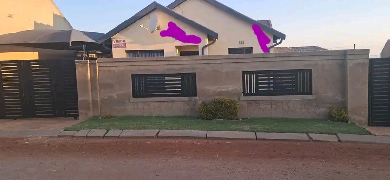 stunning rental house
 zone 6
open plan kitchen and lounge
3 bedrooms 
main bedroom wi...