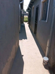 Rooms to rent at ivory park ext 12 
water and electricity is available 
it s r1000 inclu 